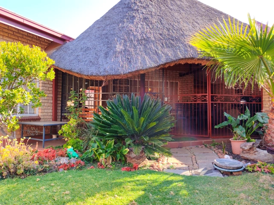 3 Bedroom Property for Sale in Wilkoppies North West